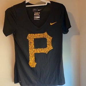 Women’s Pittsburgh Pirates tee